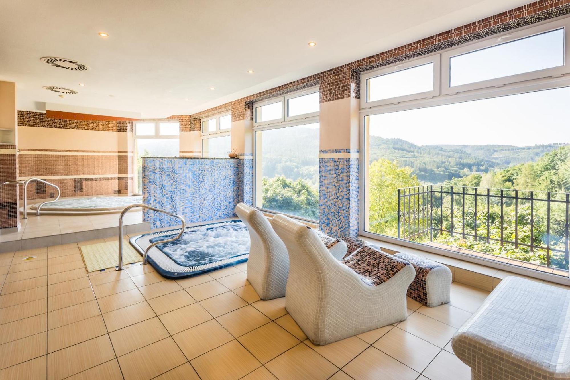 Lazensky A Wellness Hotel Nivamare Luhacovice Luaran gambar